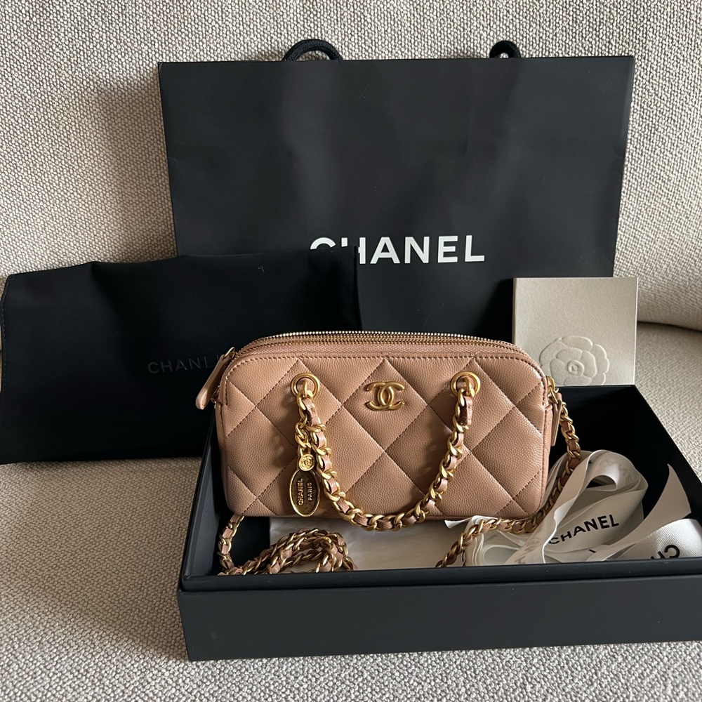 Chanel  wallet on chain Beige Quilted caviar leather Crossbody Bag, MGHW